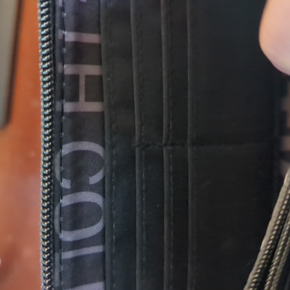 Kenneth Cole Reaction Zipper and button wallet - Picture 5 of 13
